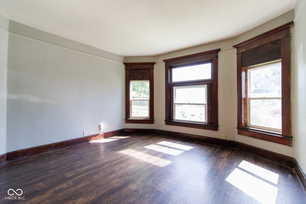 1210 N Olney St - Photo 5 of 23