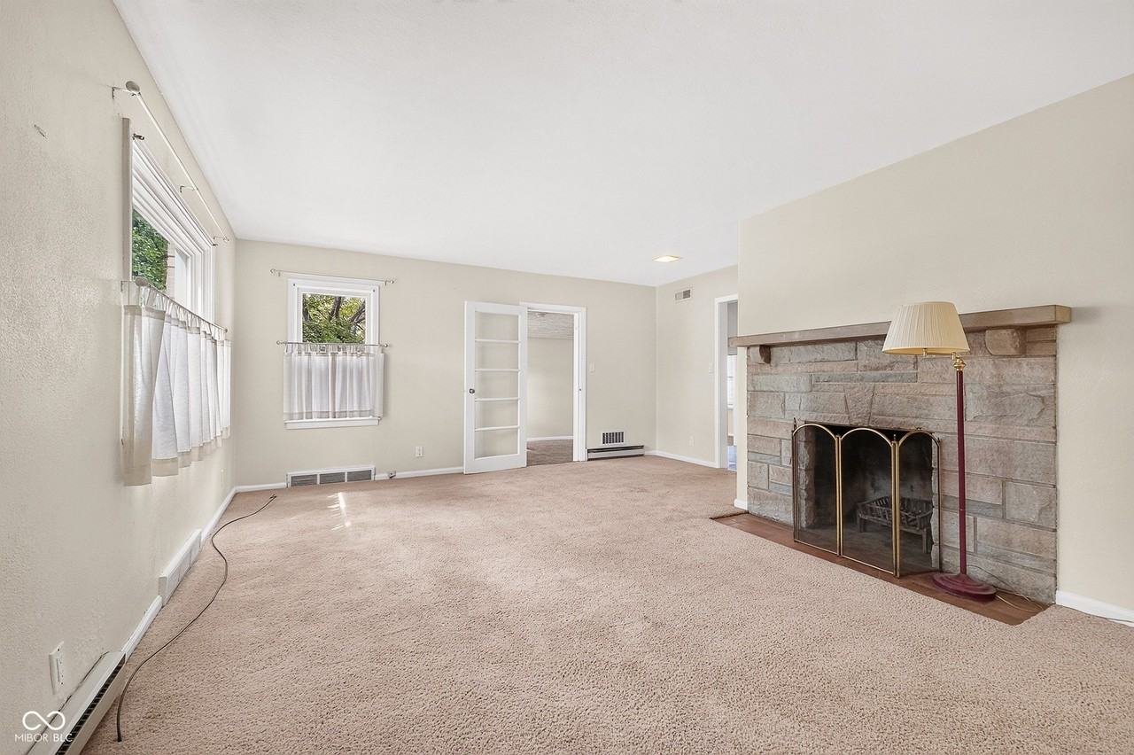 3916 W 96th St - Photo 6 of 26