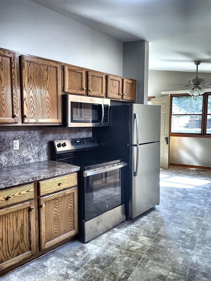 39359 Muffatt St - Photo 7 of 11