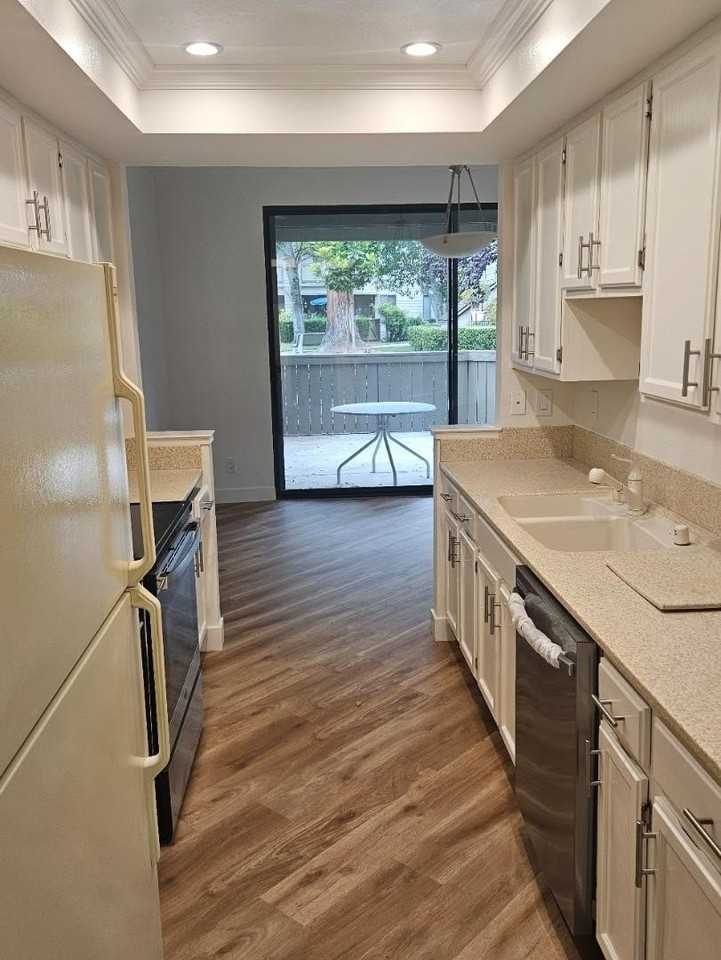 55 Cove Ln - Photo 4 of 22