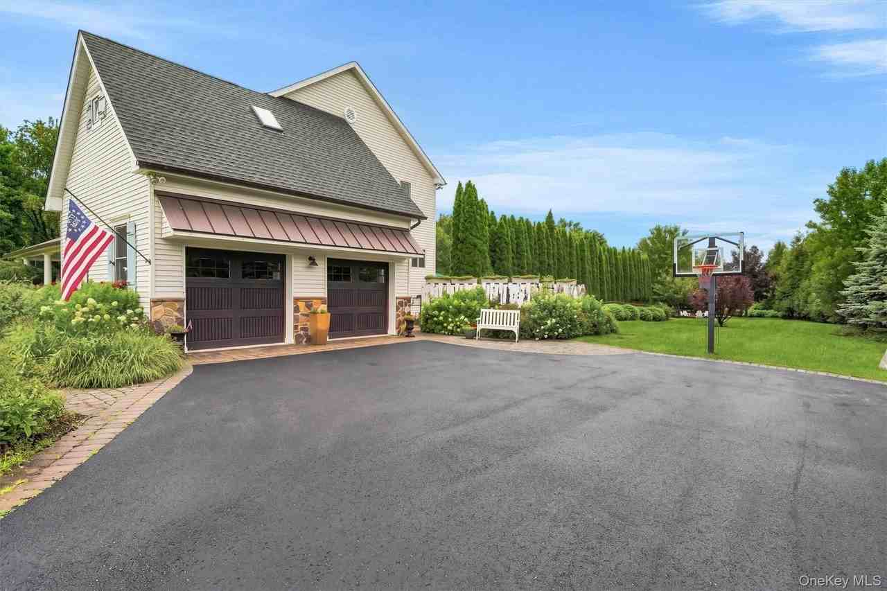 3 Canterbury Ln - Photo 2 of 49