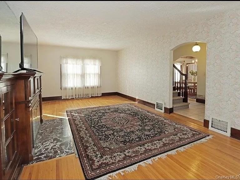 601 Wadsworth St - Photo 5 of 11