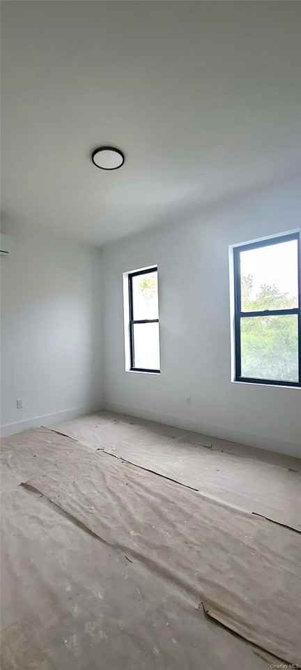 81 Hill St #1F1R2F2R - Photo 4 of 6