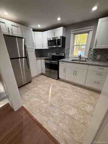1 Gillespie Dr - Photo 3 of 19