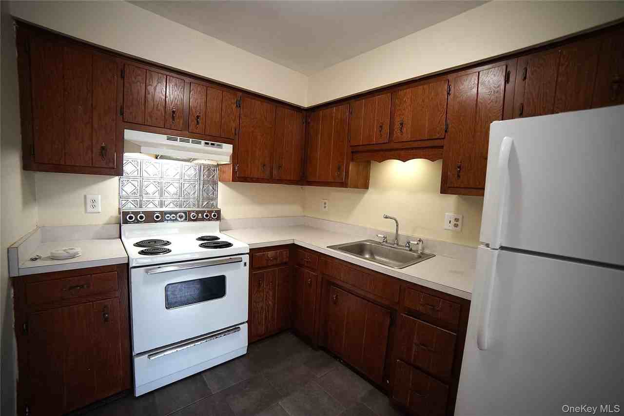26 Railroad Ave - Photo 6 of 10