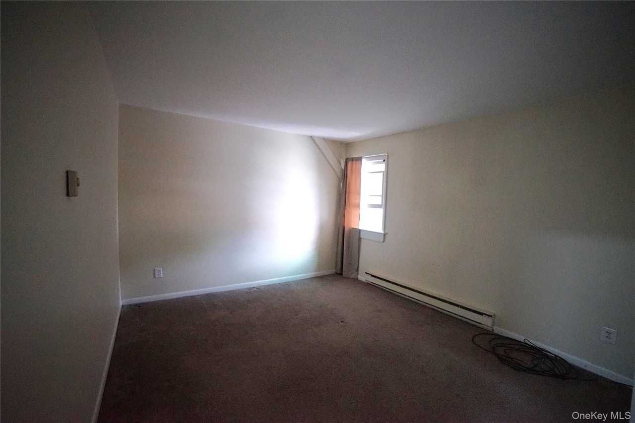 26 Railroad Ave - Photo 7 of 10