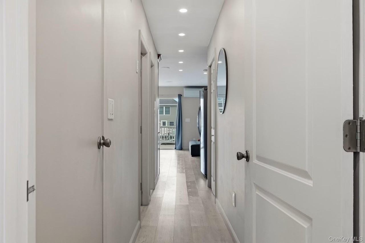 251 Arthur St - Photo 7 of 26