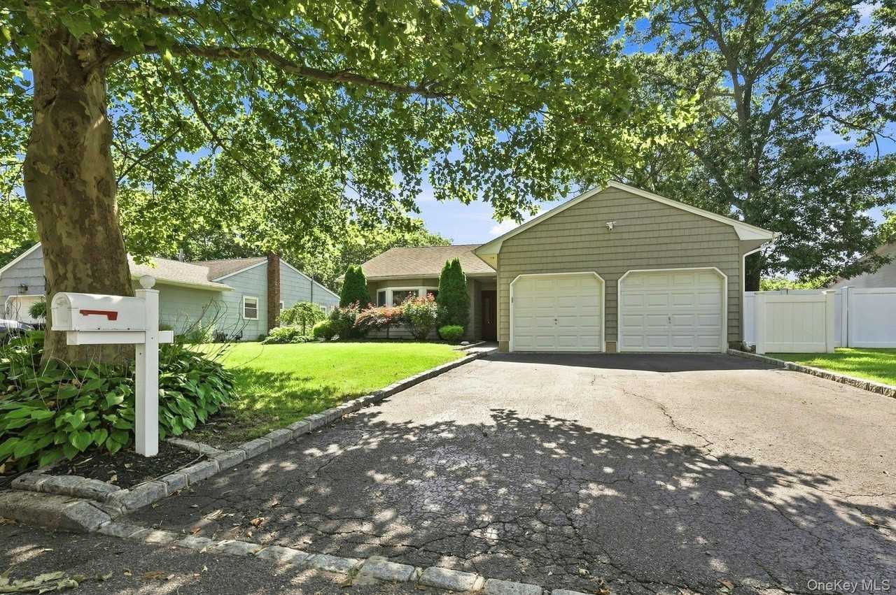 8 Marlan Ct - Photo 3 of 39