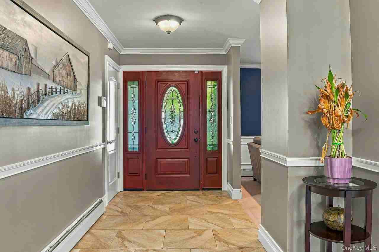 8 Marlan Ct - Photo 7 of 39