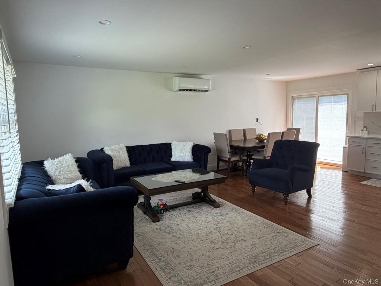 3426 Gomer St - Photo 4 of 13