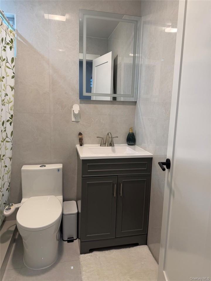3426 Gomer St - Photo 6 of 13