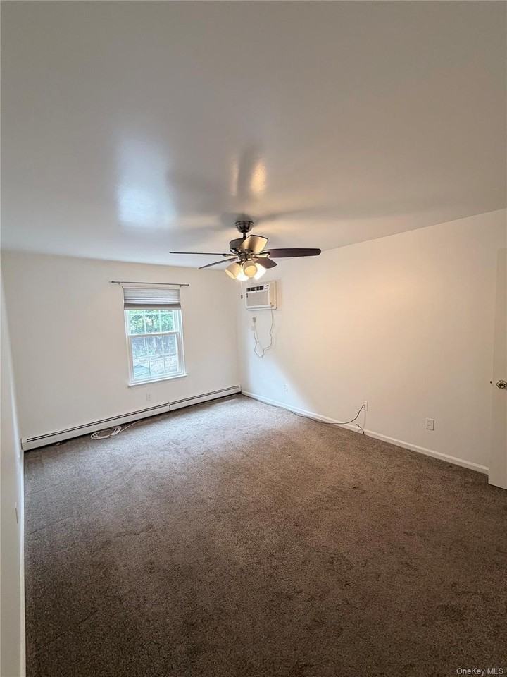 20 Lexington Hl #4 - Photo 7 of 10