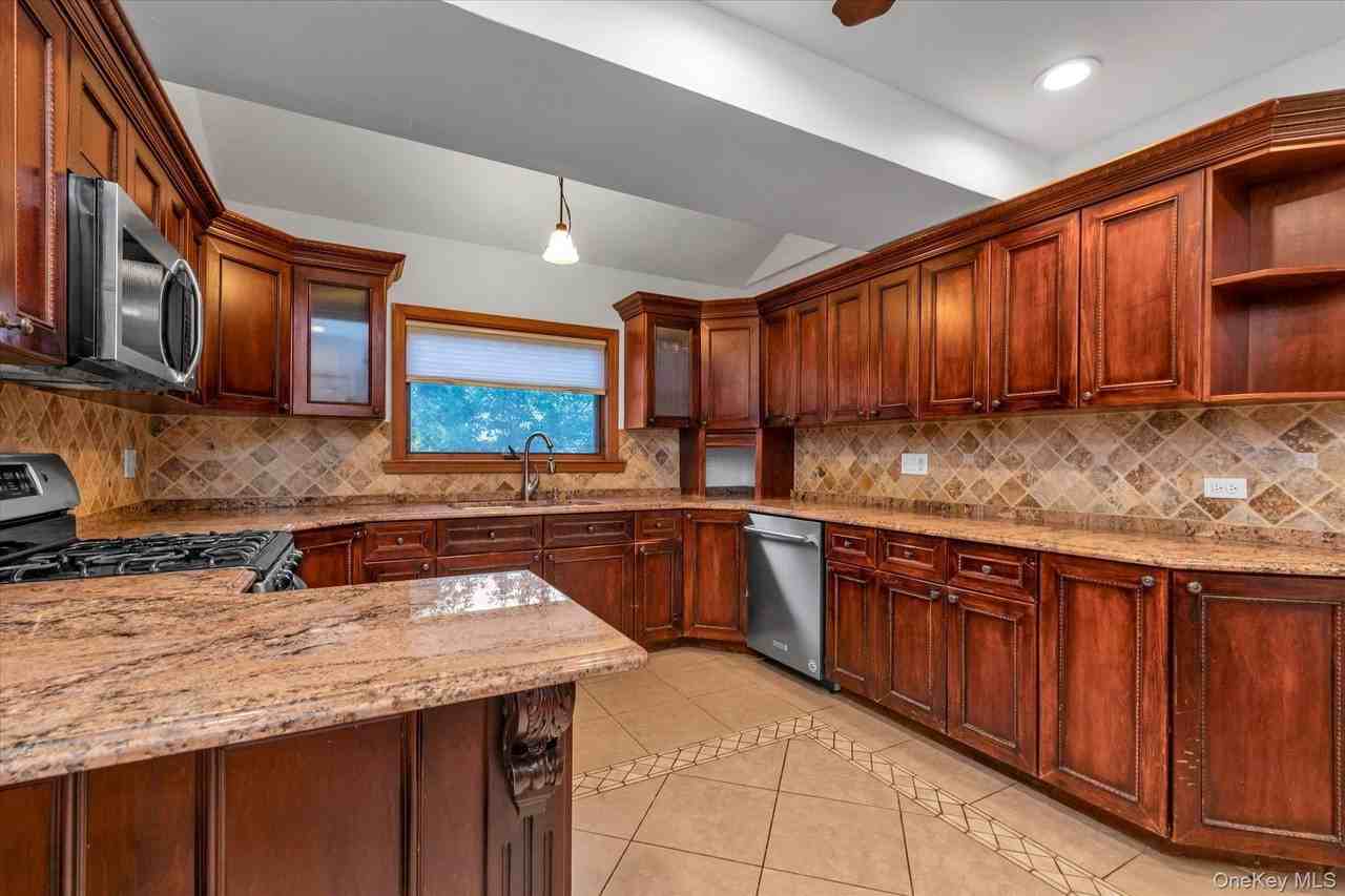 265 Jefferson St - Photo 5 of 22