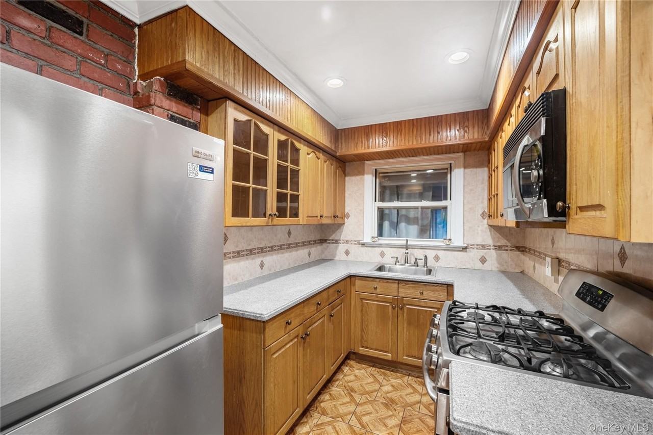 4225 Wilder Ave - Photo 4 of 20