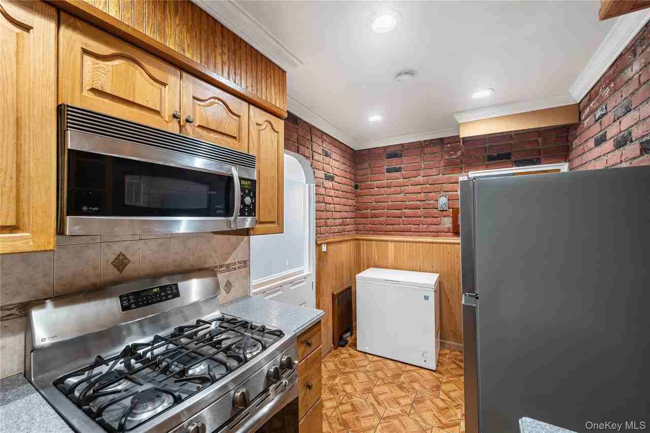 4225 Wilder Ave - Photo 6 of 20
