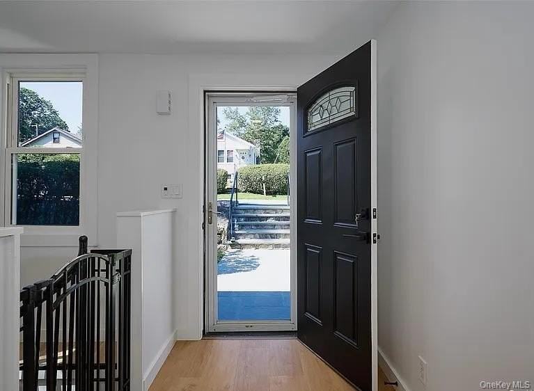 27 Brewster Dr - Photo 4 of 34