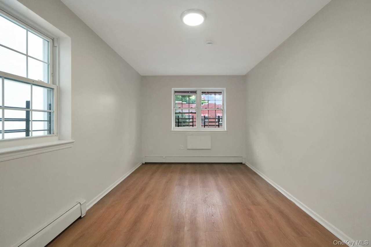 1051 Cauldwell Ave #3 - Photo 3 of 15