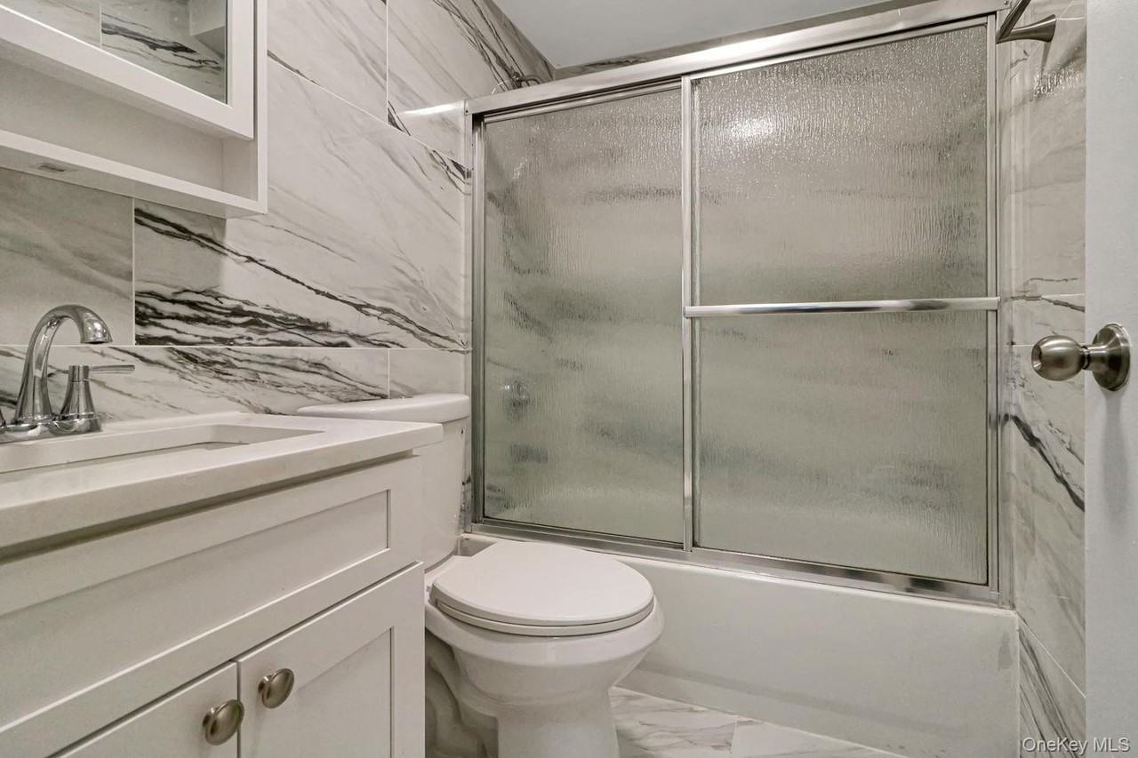 1051 Cauldwell Ave #3 - Photo 6 of 15