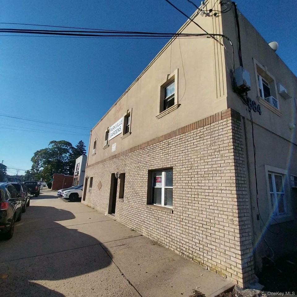 884 Nassau Rd #B - Photo 2 of 15