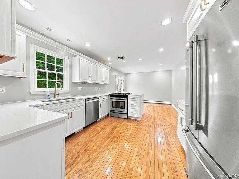 4 Fleetwood Dr - Photo 7 of 13