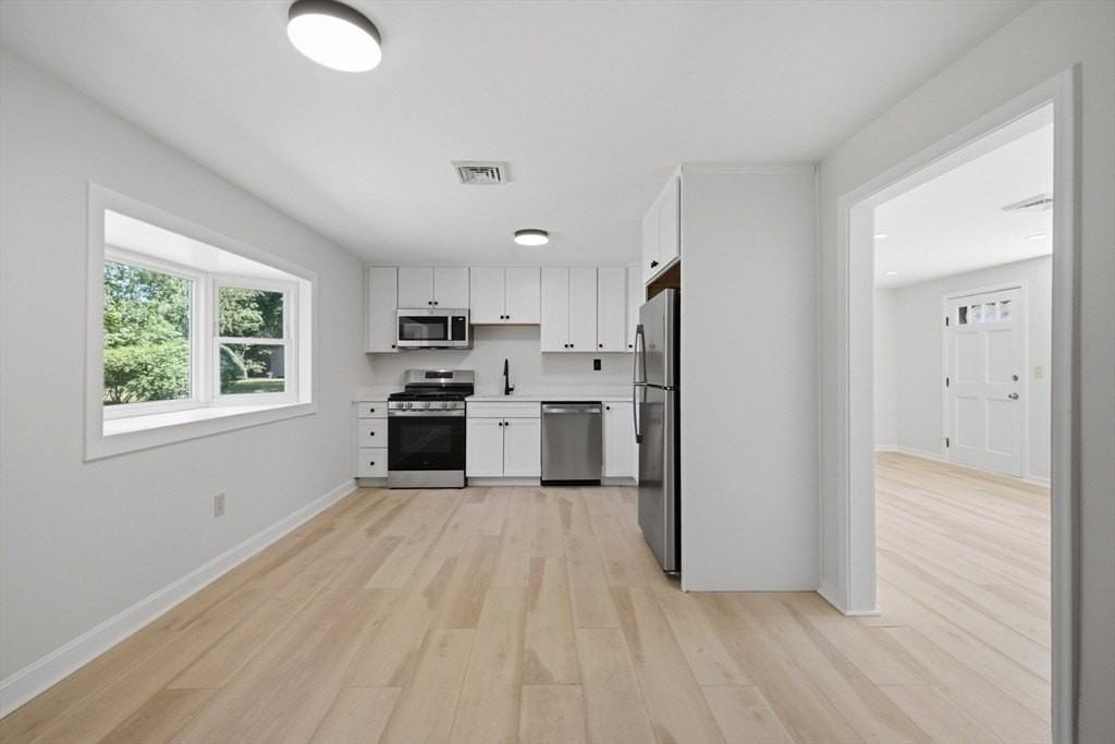 154 Maple St - Photo 6 of 25