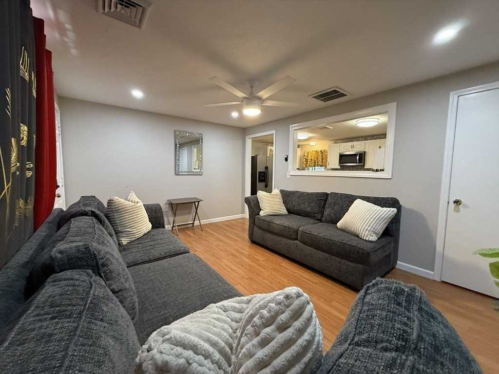 89 Westwood Dr #2 - Photo 7 of 42