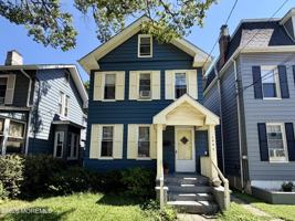 featured image of 1047 Jaques Ave