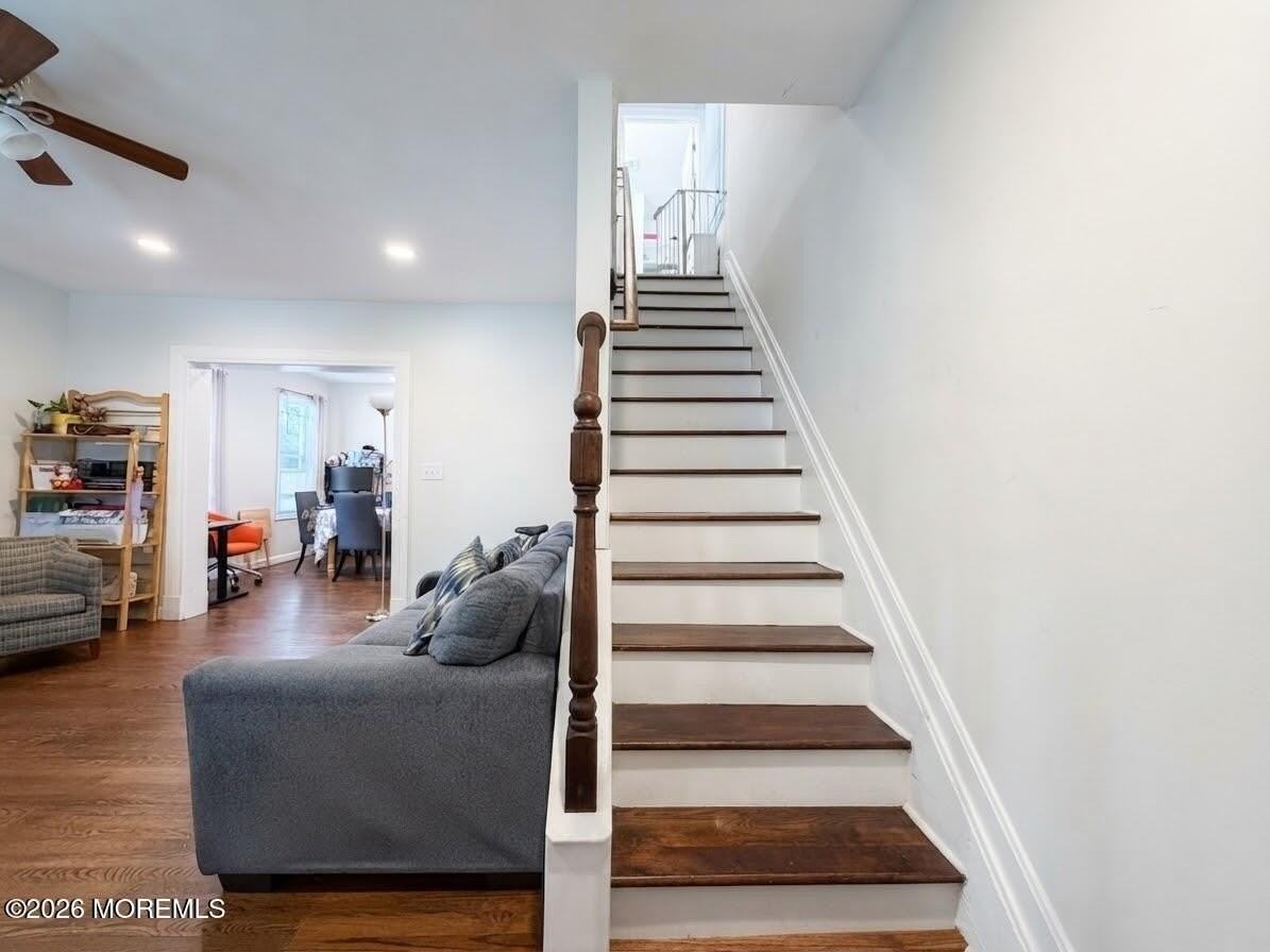 1047 Jaques Ave - Photo 2 of 16