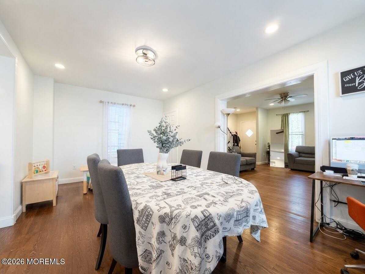 1047 Jaques Ave - Photo 7 of 16
