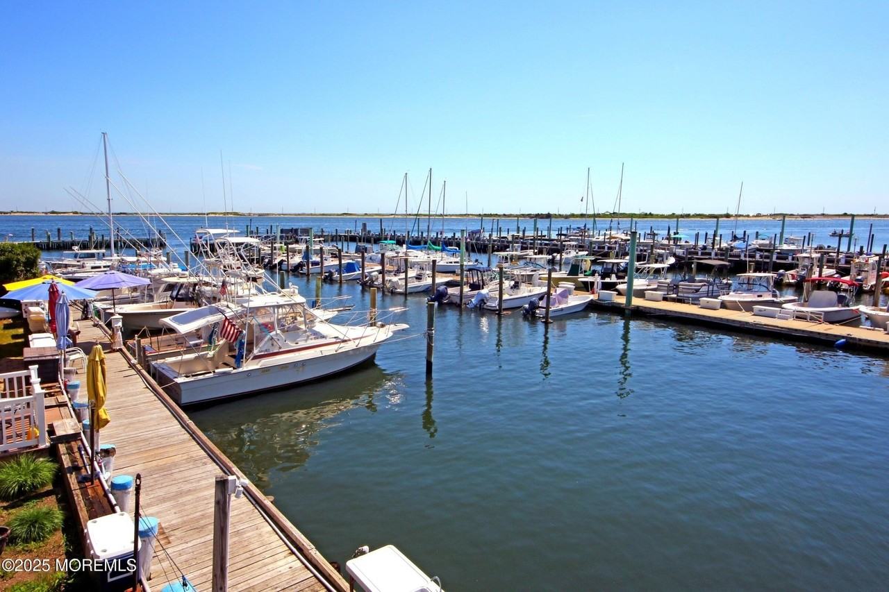9 Seadrift Ave - Photo 4 of 26