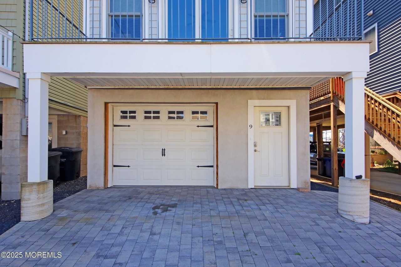 9 Seadrift Ave - Photo 6 of 26