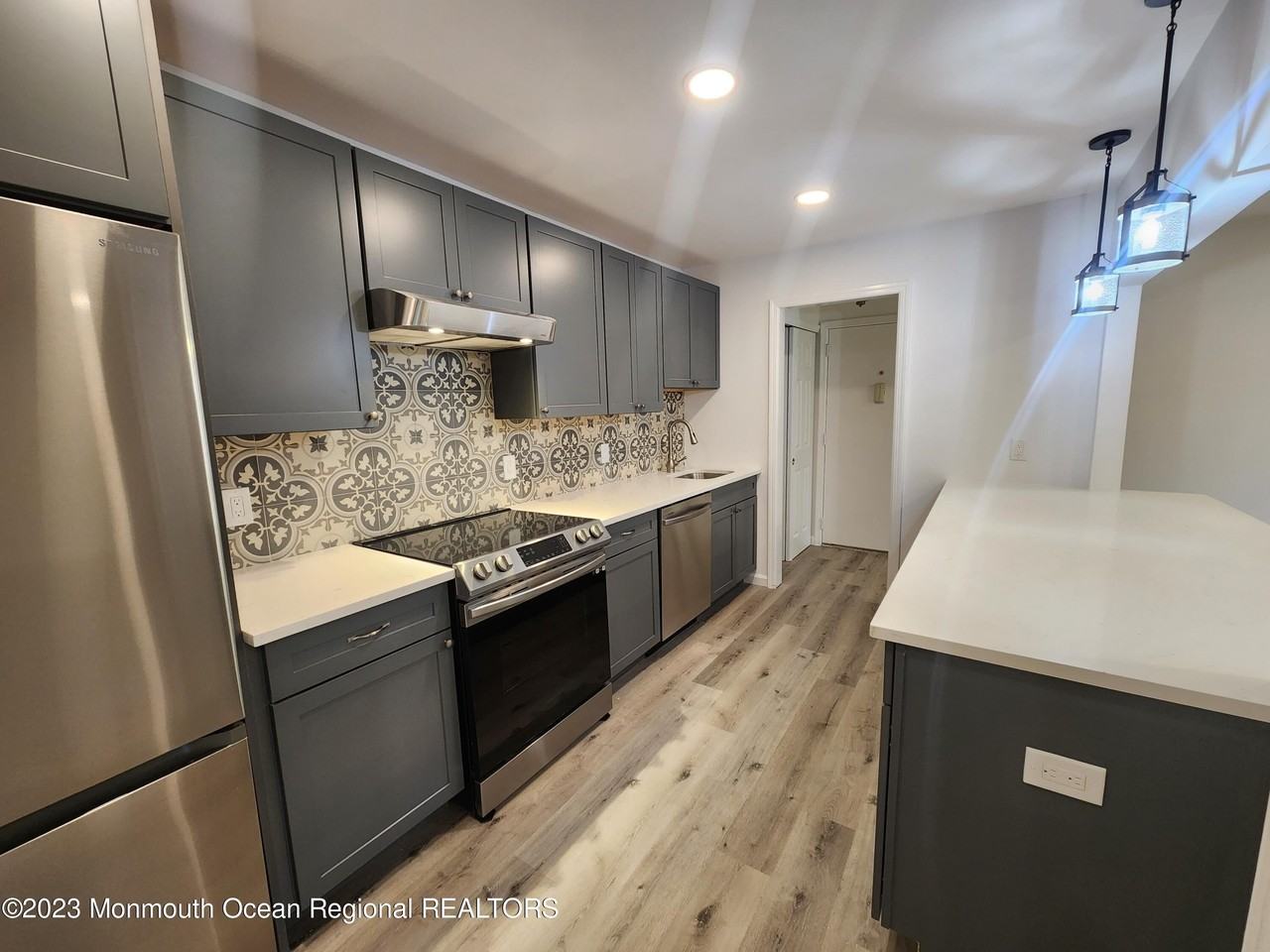 34 Meadow Green Cir #J - Photo 4 of 19