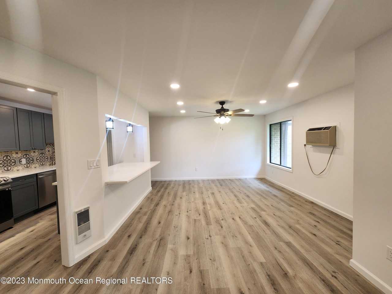 34 Meadow Green Cir #J - Photo 7 of 19