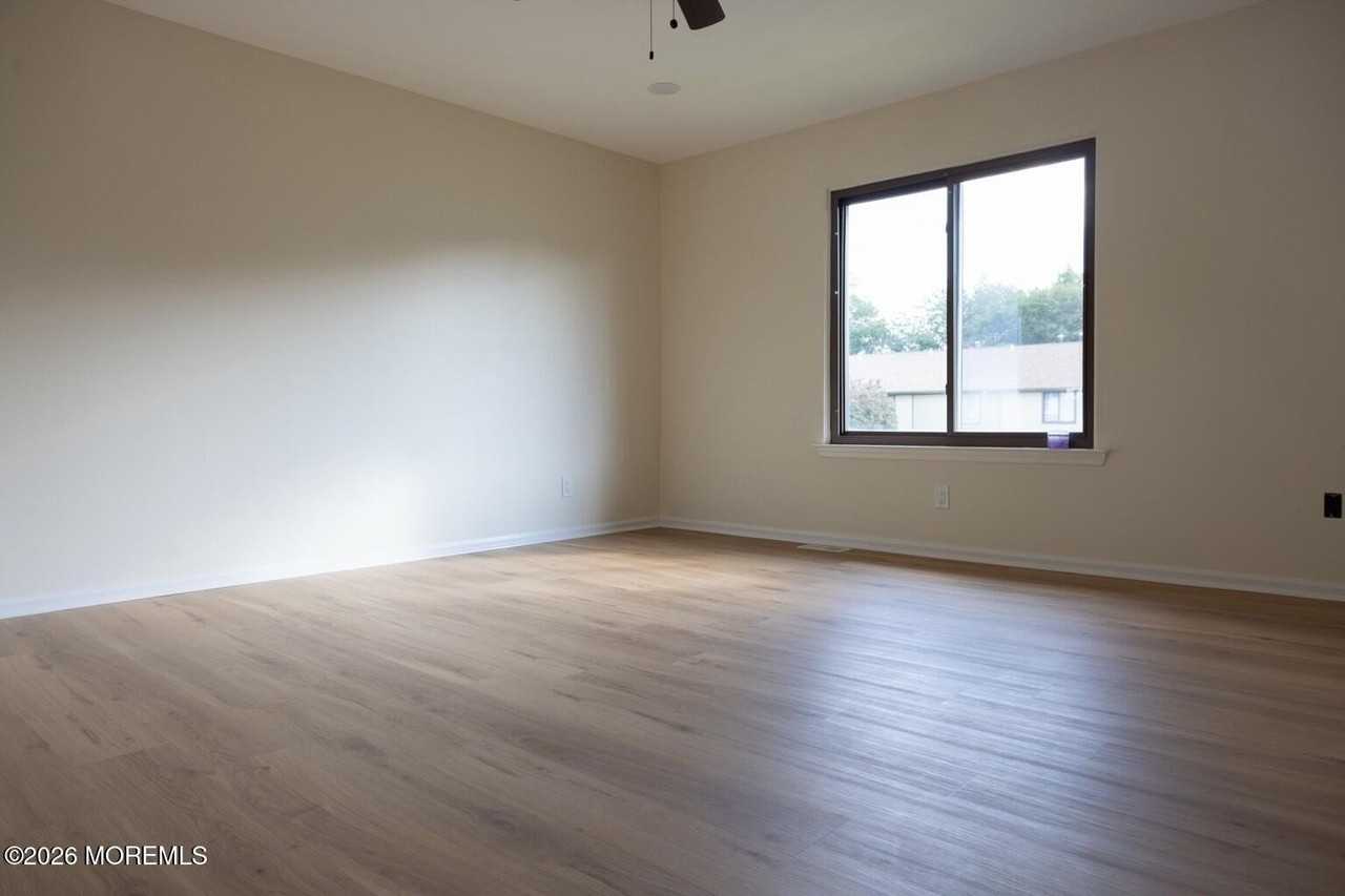 52 Creek Rd - Photo 7 of 12