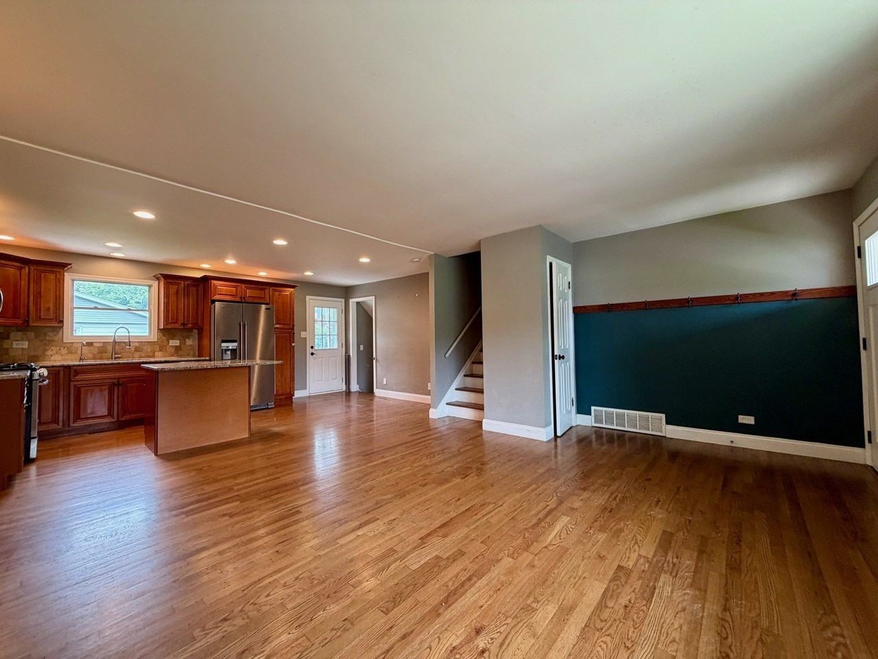 5S481 Glenoban Dr - Photo 4 of 33
