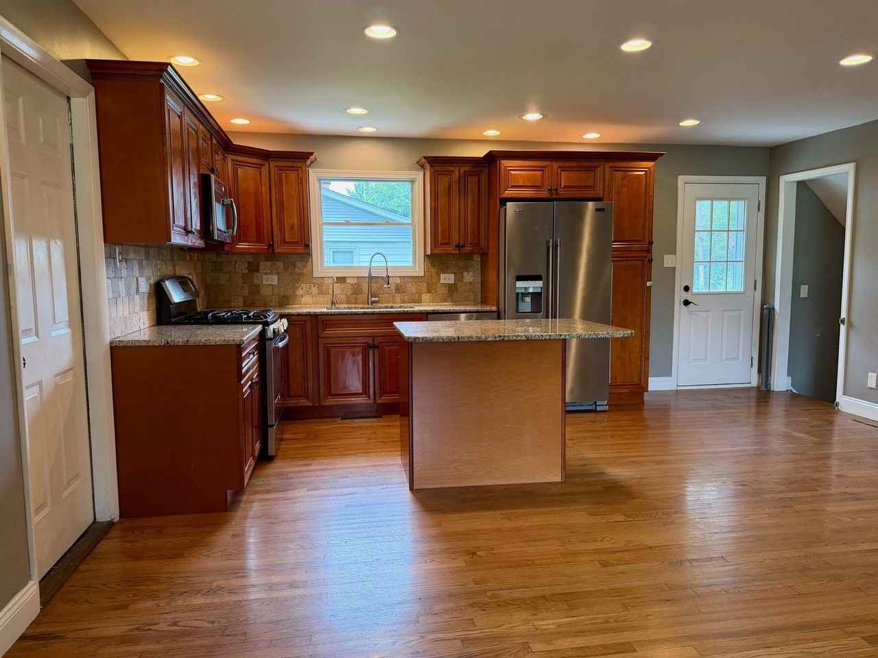 5S481 Glenoban Dr - Photo 5 of 33