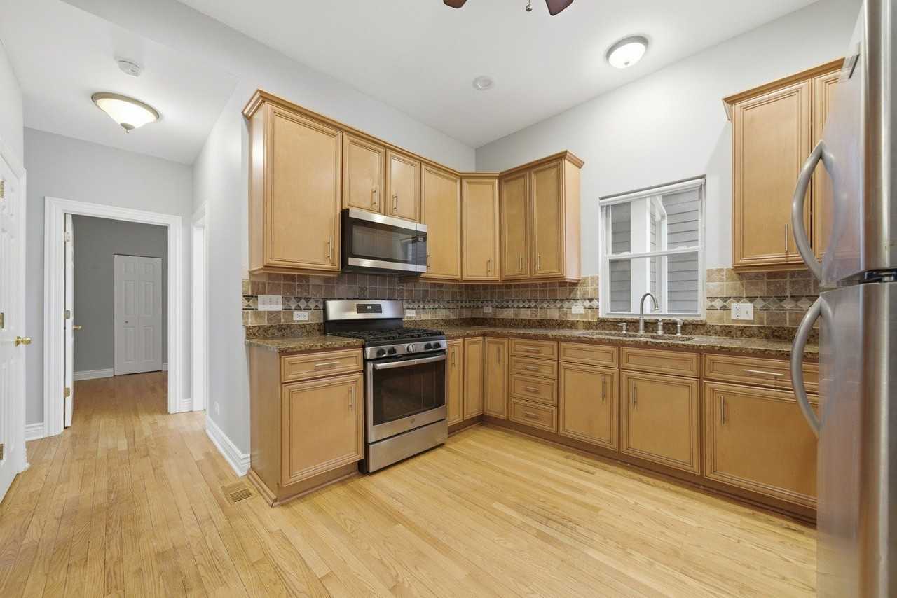 4545 N Lawndale Ave - Photo 3 of 8