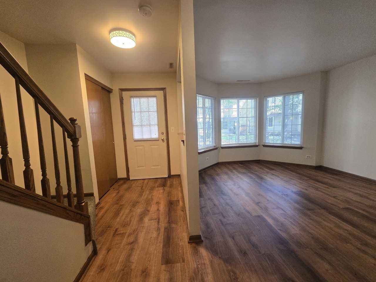 277 W Treehouse Ln - Photo 2 of 11