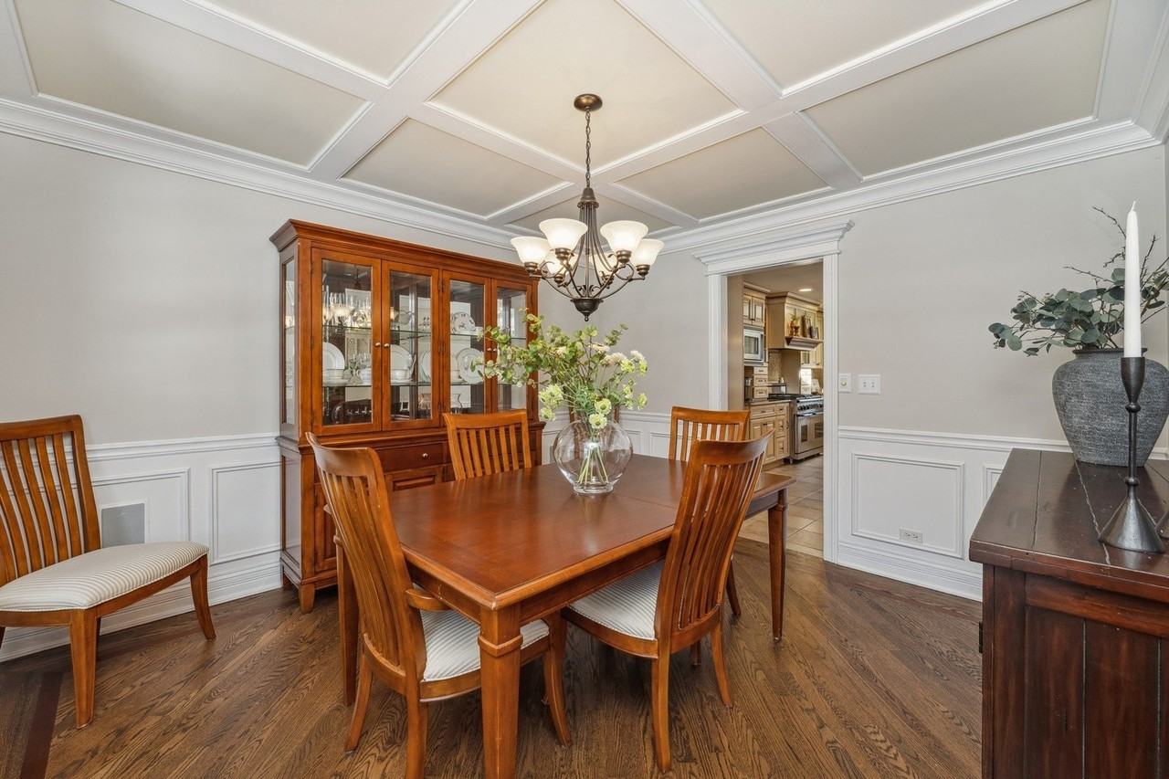 2104 Kenton Ln - Photo 4 of 38
