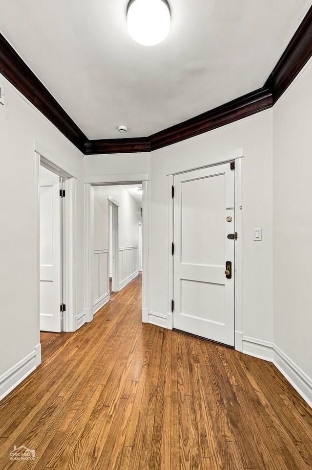 5402 S Woodlawn Ave #1 - Photo 3 of 15
