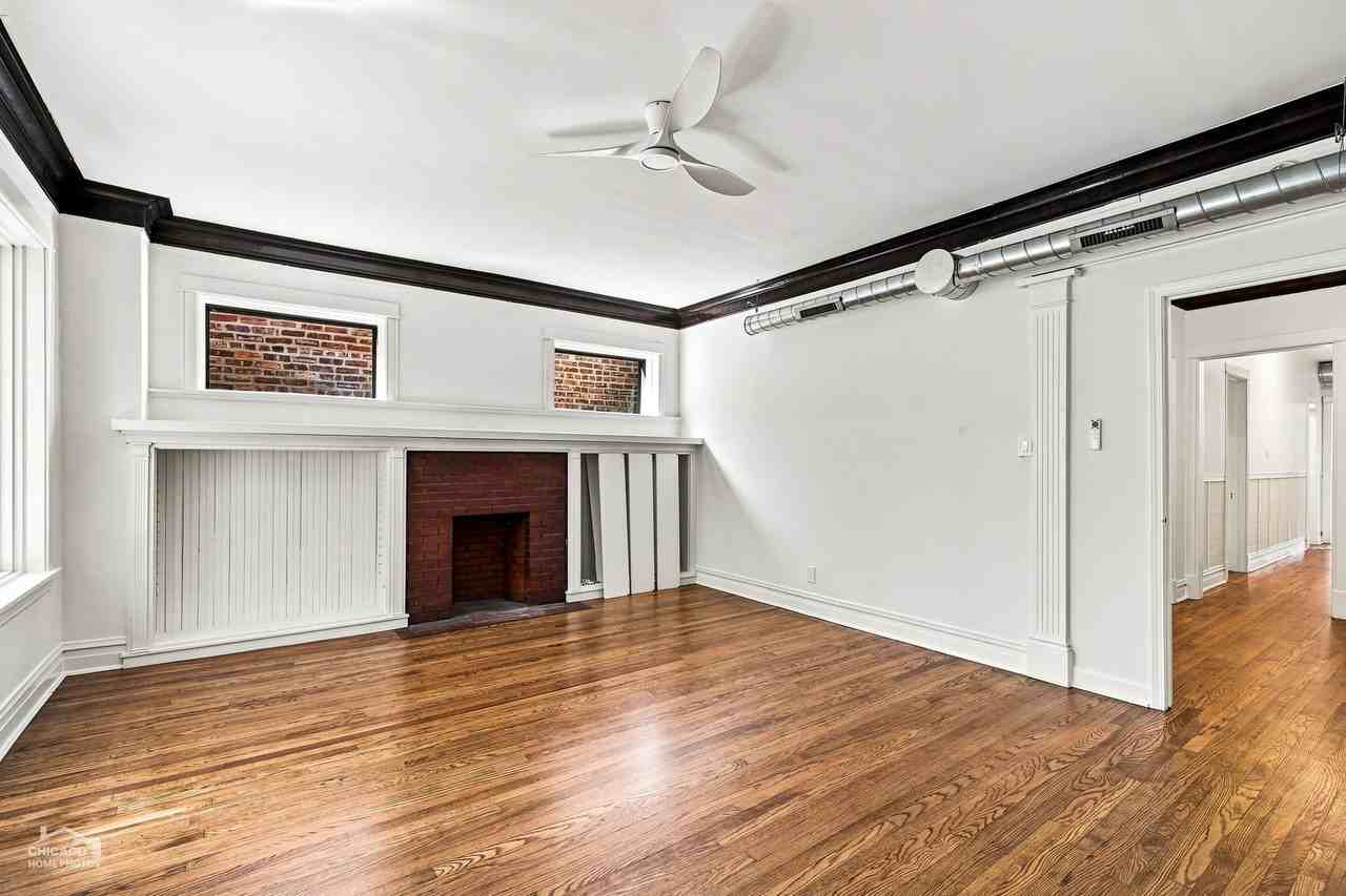 5402 S Woodlawn Ave #1 - Photo 4 of 15