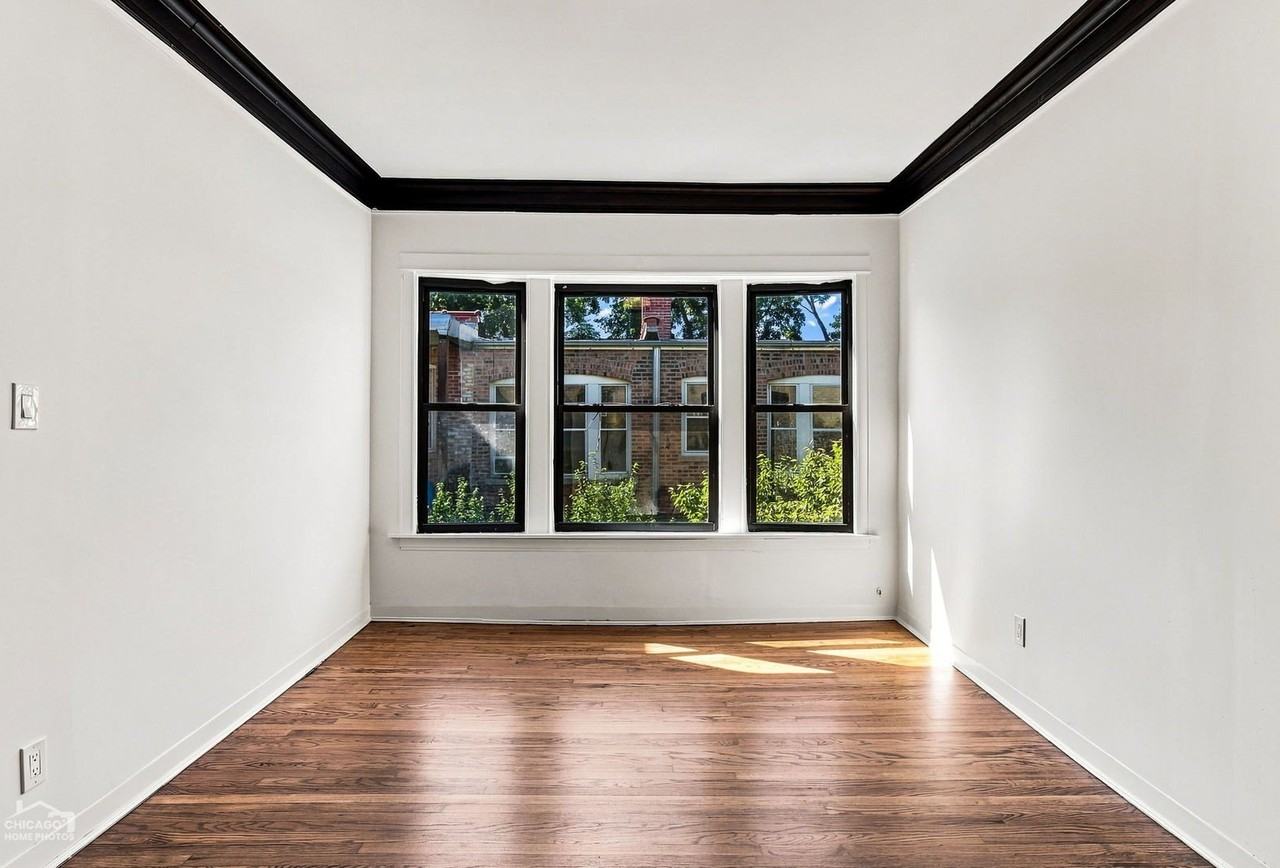 5402 S Woodlawn Ave #1 - Photo 7 of 15