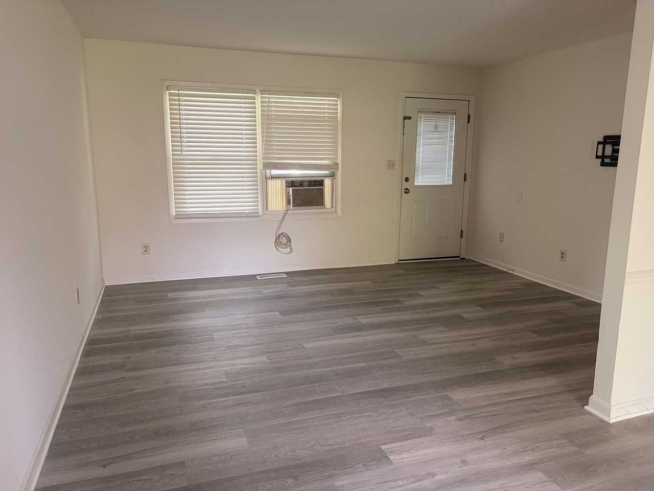 1815 Beach Rd - Photo 2 of 9