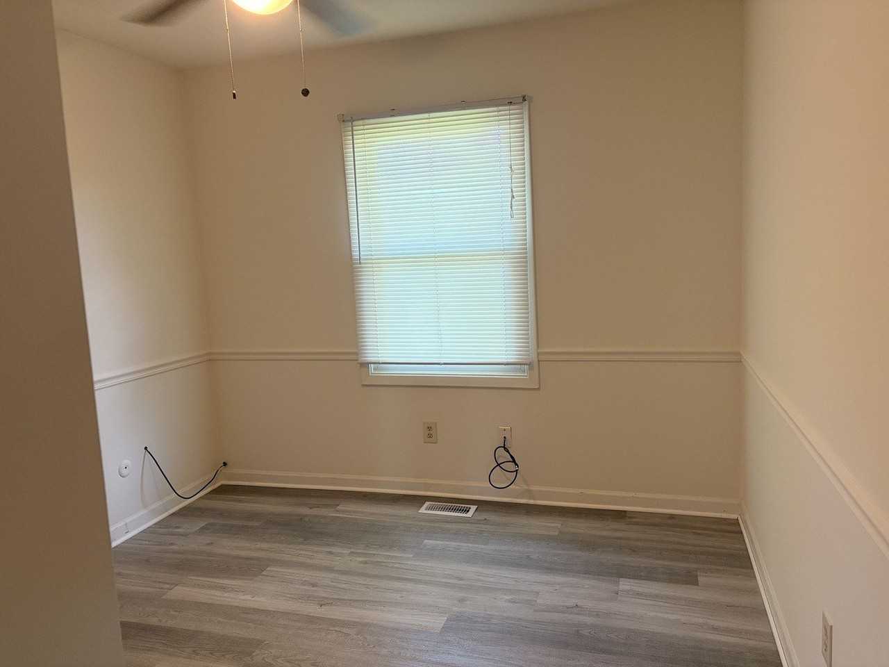 1815 Beach Rd - Photo 4 of 9