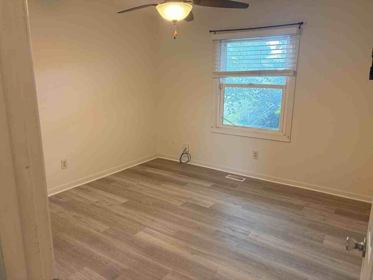 1815 Beach Rd - Photo 5 of 9