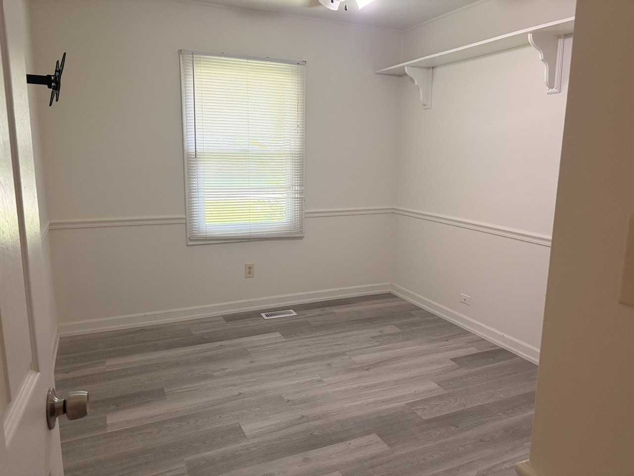 1815 Beach Rd - Photo 6 of 9