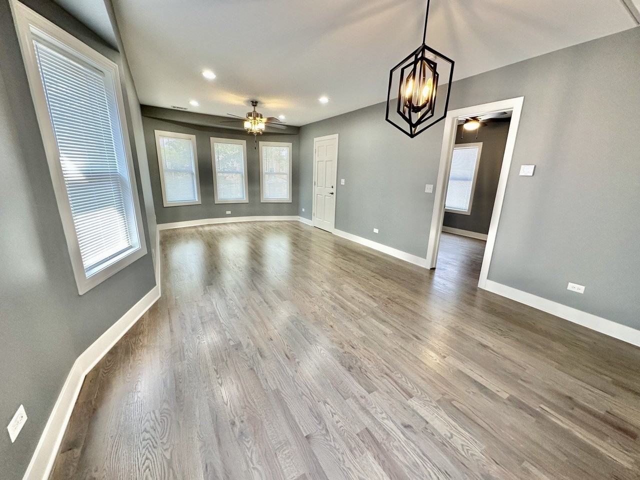 2233 N Lawler Ave #1 - Photo 4 of 18