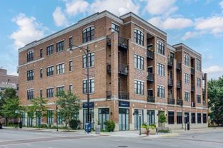 4755 N Washtenaw Ave #209 - Photo 1 of 1