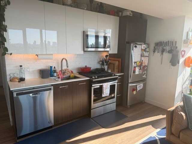1640 W Division St #902 - Photo 5 of 19