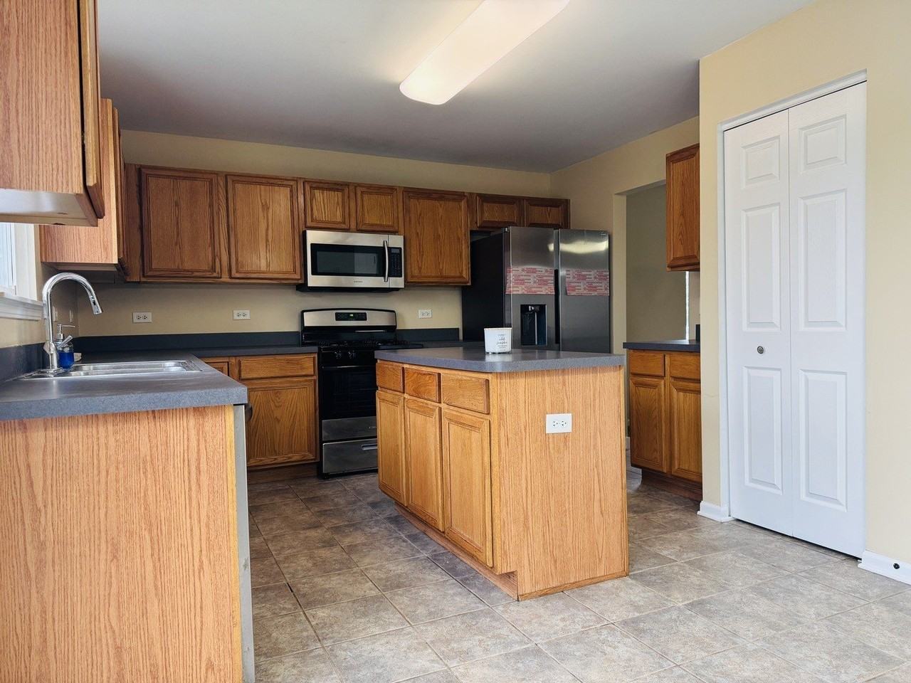 408 Clifton Ln - Photo 4 of 18